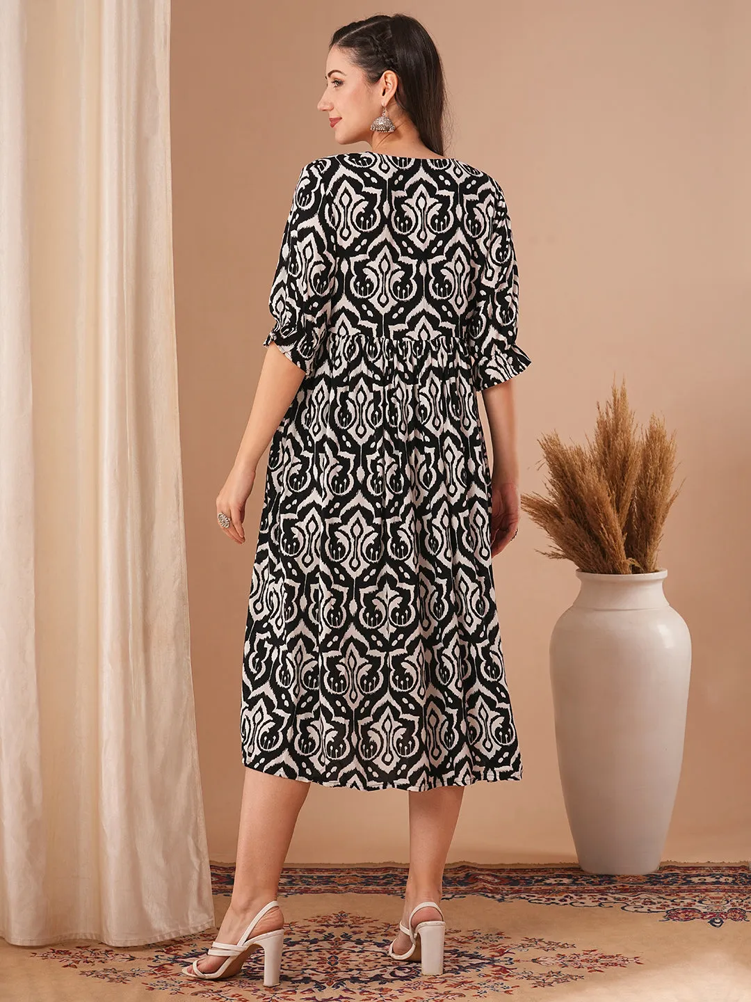 Ethnic Abstract Printed A-Line Pleated Midi Dress - Black