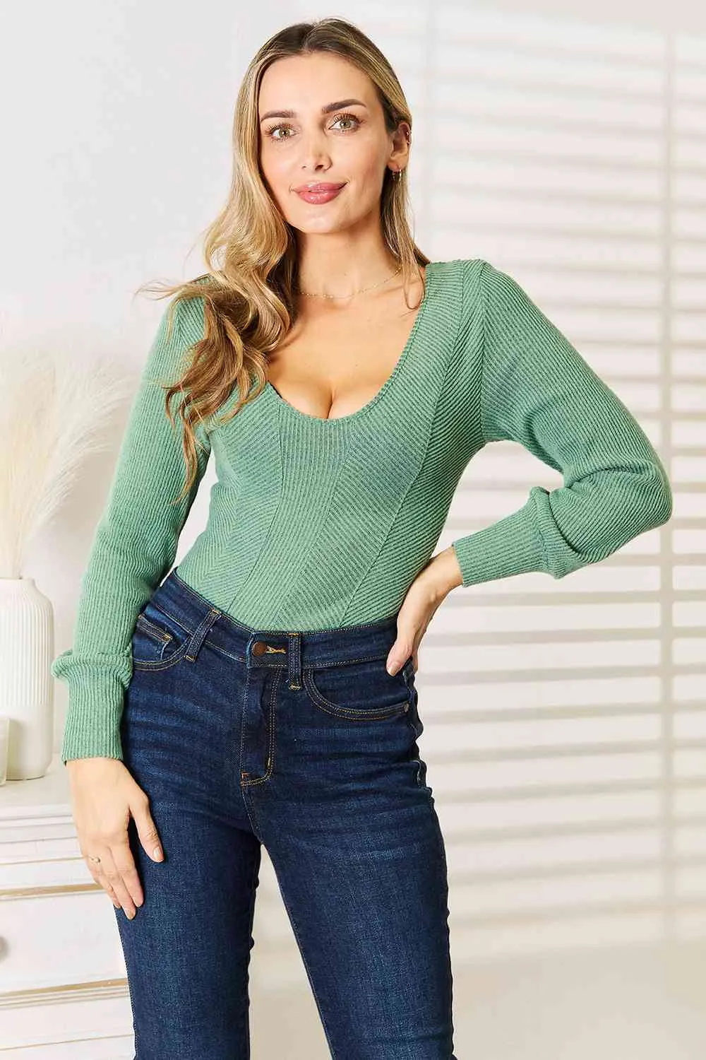 Green Scoop Neck Long Sleeve Top