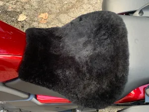 Pillion 1 Wide Sheepskin Buttpad™